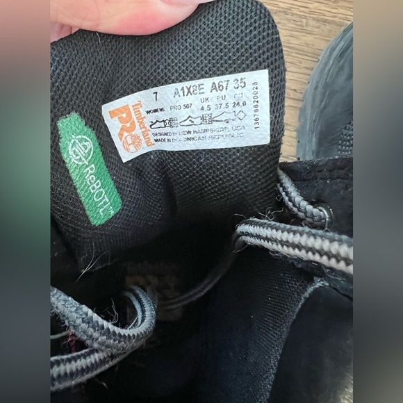 Black Timberlands size 7-35 thermolite main image 2